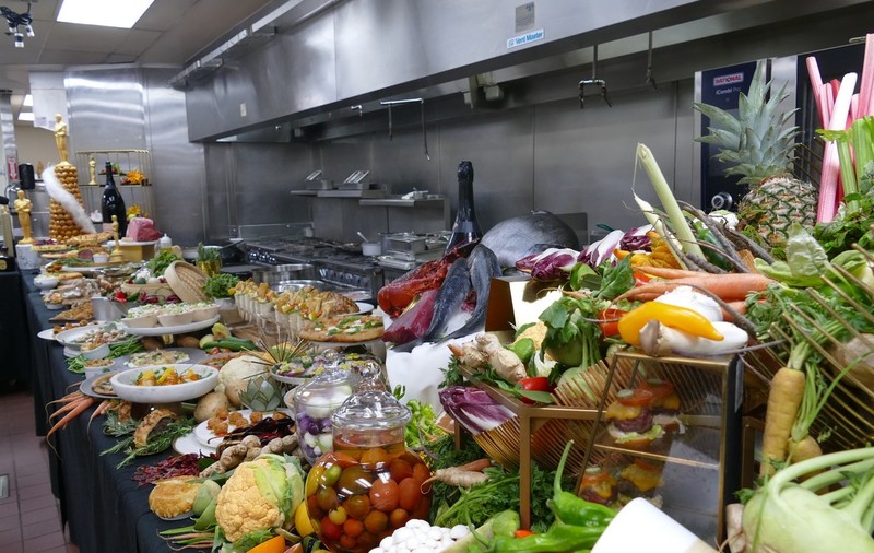 Meniul pregătit de celebrul chef Wolfgang Puck pentru vedetele care vor participa la petrecerea de după Gala Premiilor Oscar 2023