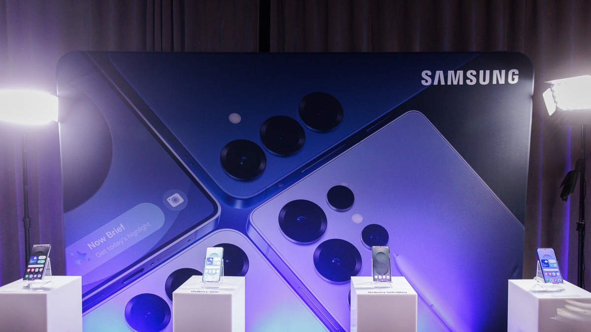 Toate telefoanele Samsung din seria Galaxy S25, în timpul evenimentului de prezentare.