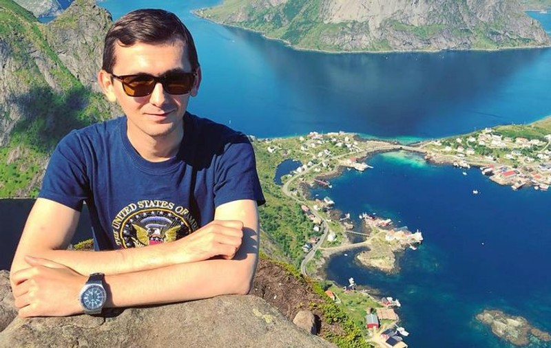 VIDEO / Interviu cu Pavel Popescu, tânărul care a ajutat din Norvegia victimele de la Colectiv. A lăsat Țara Fiordurilor pentru politica din România