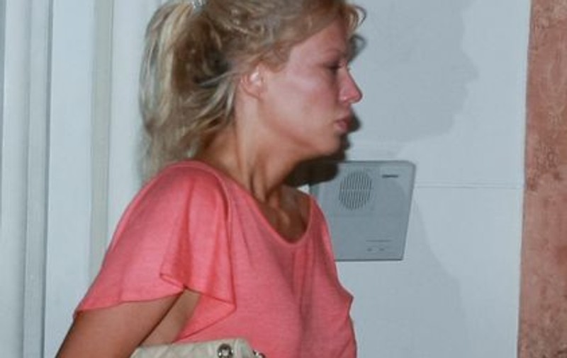 Foto | Simona Sensual, în lacrimi la tribunal. Vezi ce a speriat-o pe blondă!