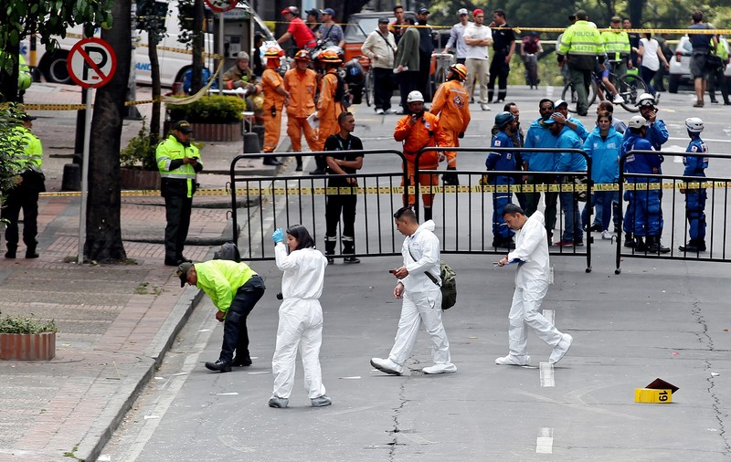 Explozie la Bogota. Un polițist a murit, 31 de civili răniți | FOTO
