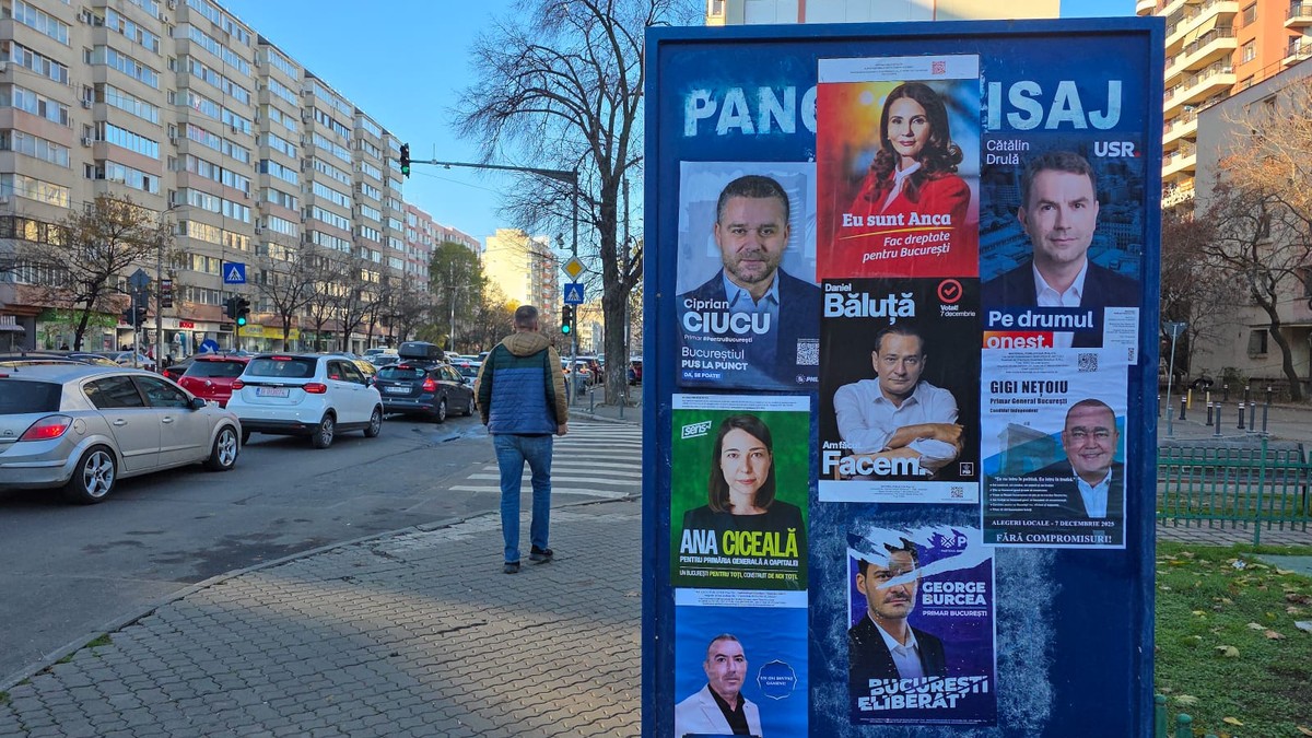 Panouri cu afise electorale pentru Primarul general al Capitalei