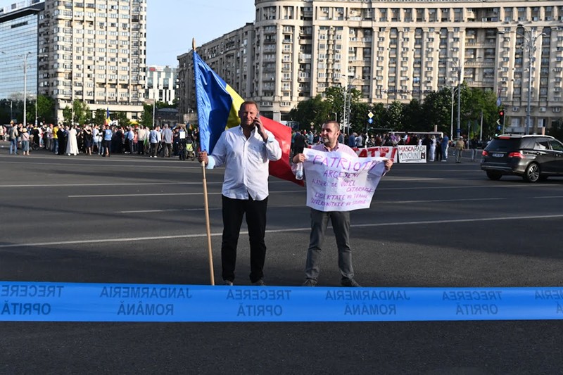 Viorel Cataramă a venit la proestul din Piața Victoriei. Foto: Raed Krishan / GSP