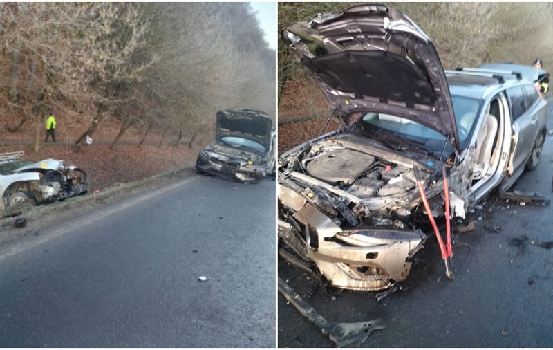 Accident cu 7 răniți la ieșirea din Odorheiu Secuiesc: un șofer a vrut să depășească un TIR plin cu rumeguș și l-a răsturnat