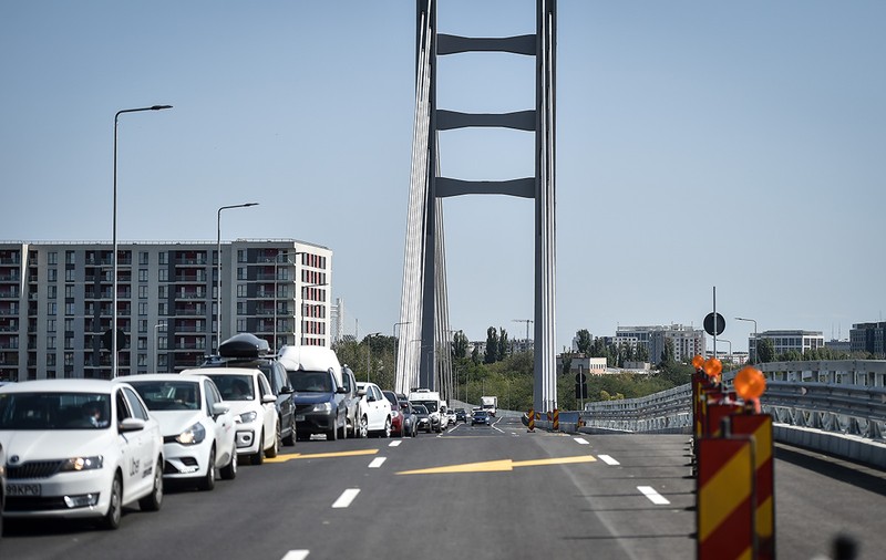 Cea mai scumpă curbă la dreapta din România va avea și variantă spre stânga. Alternativa pentru șoferii care se înghesuie la ieșire pe pasajul Ciurel