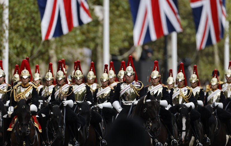 Un soldat în vârstă de 18 ani, care a însoțit sicriul reginei în timpul procesiunii funerare, a fost găsit mort într-o cazarmă din Londra