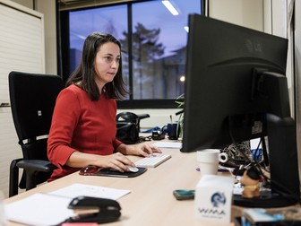 Magda la biroul ei de la World Medical Association, Ferney-Voltaire, Franța, ianuarie, 2020