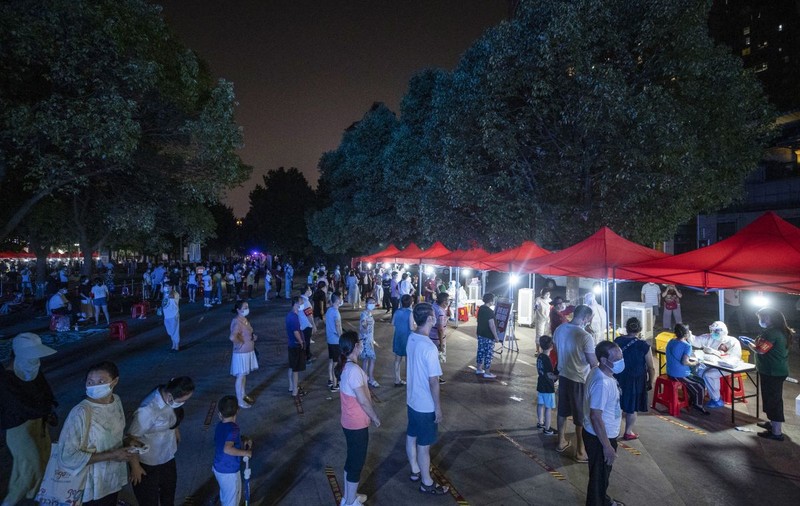 Varianta Delta a readus teama și restricțiile în Wuhan, epicentrul originar al epidemiei de COVID