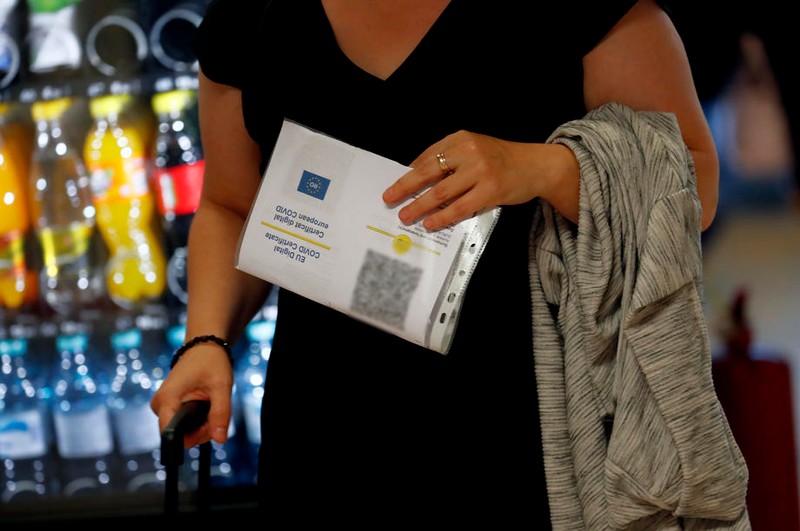 România folosea, până în prezent, certificatul digital Covi doar pentru călătoriile internaționale | Foto: EPA