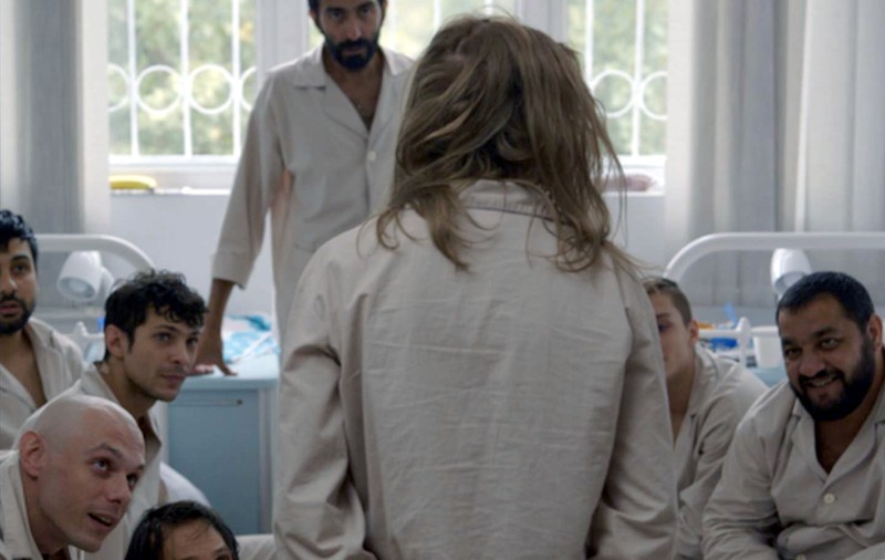 Cum arată filmul românesc premiat la Veneția. Nimic mizerabilist în povestea unei adolescente care se internează la dezintoxicare