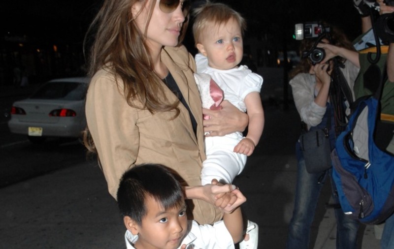 Fetiţa Angelinei Jolie nu vrea să poarte haine noi