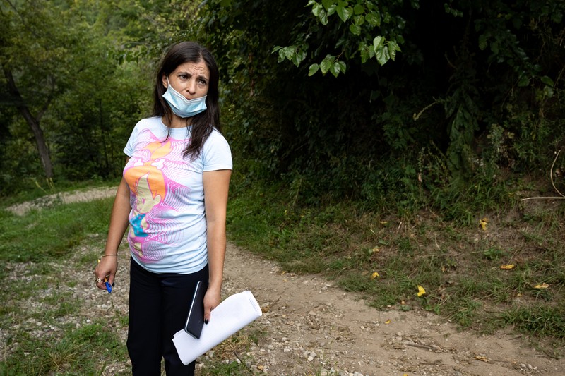 Inspectoarea de la Primăria Bărbăteşti a venit s-o cheme pe Nina să ia măşti gratuite