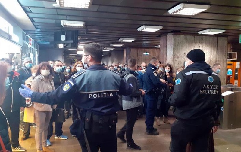 Aglomerație la metrou, după ce s-a defectat o șină. Problema s-a remediat după aproape patru ore