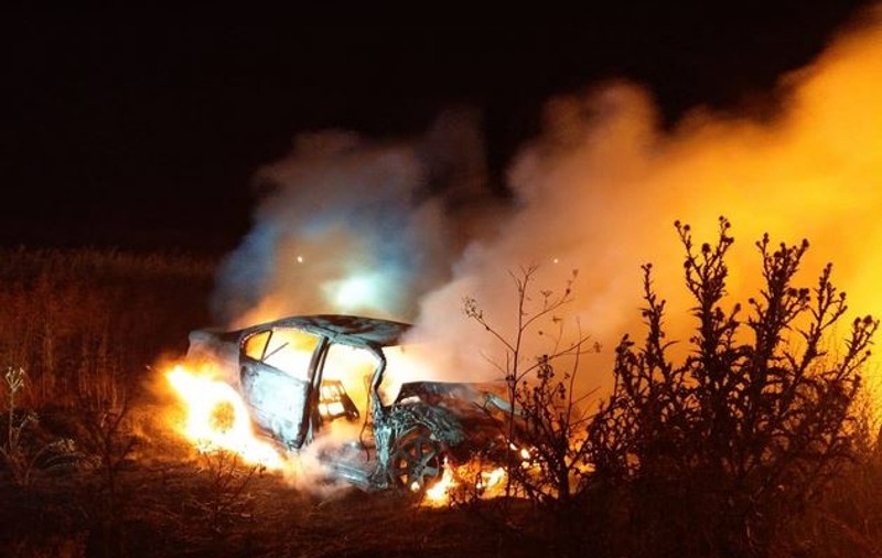 Un camion și un autoturism s-au lovit frontal, în Constanța. După impact, au luat foc (FOTO & VIDEO)