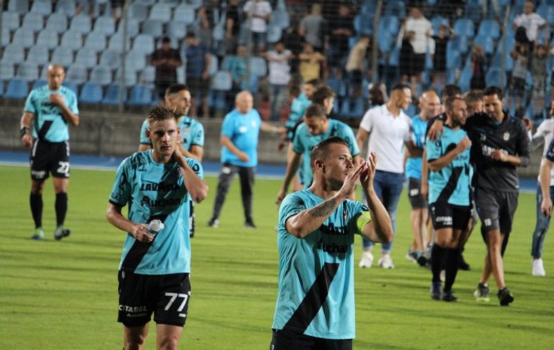 CFR Cluj o reclamă pe Dudelange la UEFA: ”Au dat căldura în vestiar ca iarna!”. Ce nemulțumiri au mai avut ardelenii