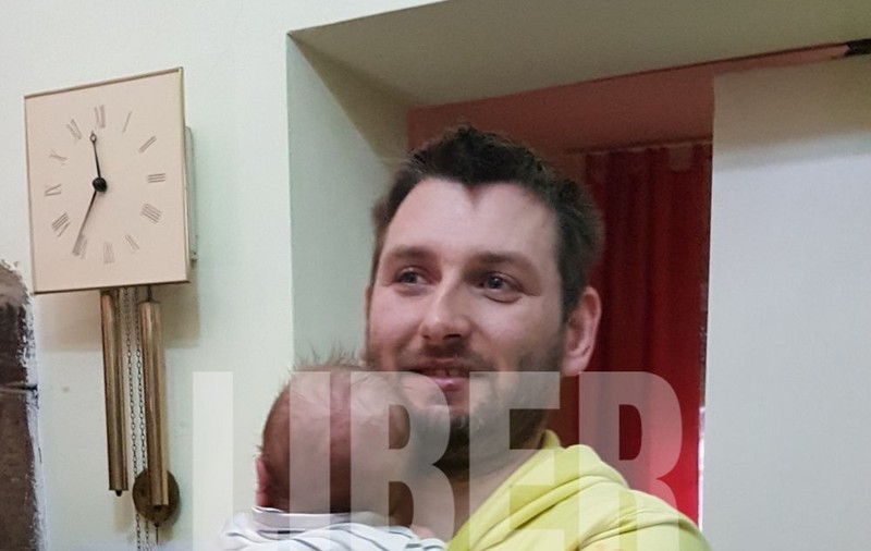 Valentin Macsim, antrenorul de kung fu cu o singură mână. Tânărul vrea să-și cumpere o proteză bionică ca să-și strângă bebelușul în brațe
