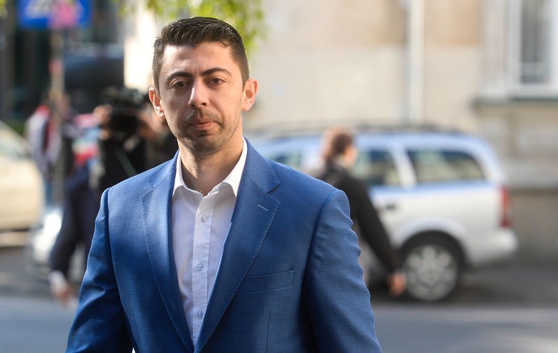 Contabilitatea mafiei: cum își trăgea Vlad Cosma din „Sfânta treime” a profitului companiilor care primeau lucrări de la Consiliul Județean condus de tatăl său!