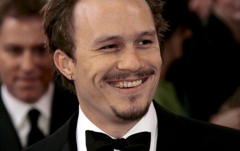 Johnny Depp a numit una dintre plajele lui după Heath Ledger