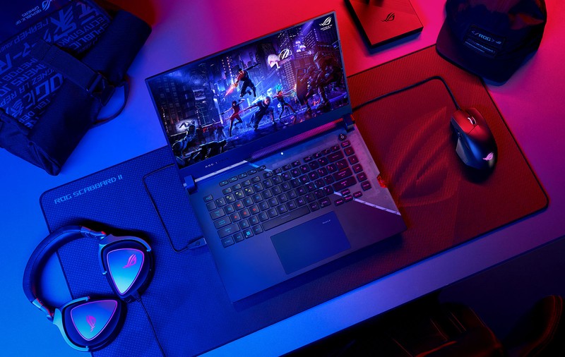 ROG Strix SCAR 17 (G733Z): gaming la nivel de competiție