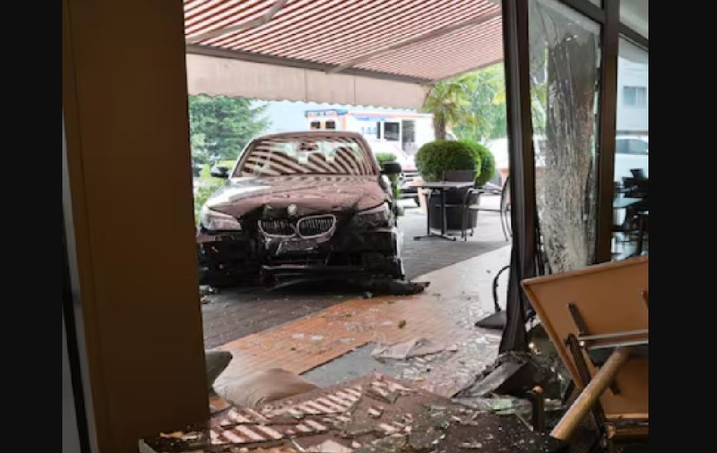4 răniți, dintre care 2 grav, după ce un șofer a intrat cu mașina într-o cafenea, la Lucerna, în Elveția