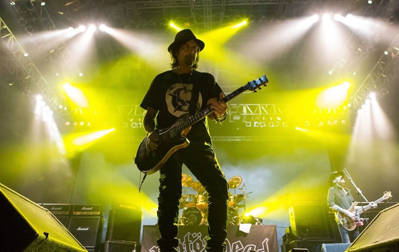Phil Campbell a murit. Chitaristul formației Motorhead avea 64 de ani și suferise recent o „operație complexă și majoră”