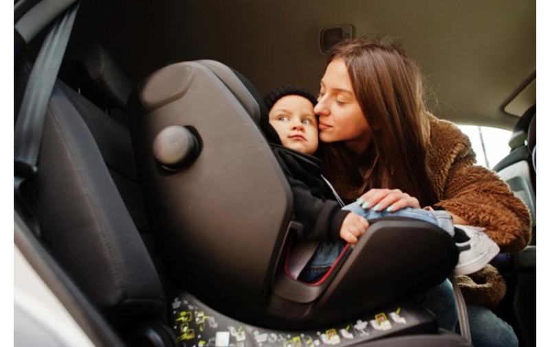 Scaun auto Joie: Top 3 modele esențiale pentru părinți!