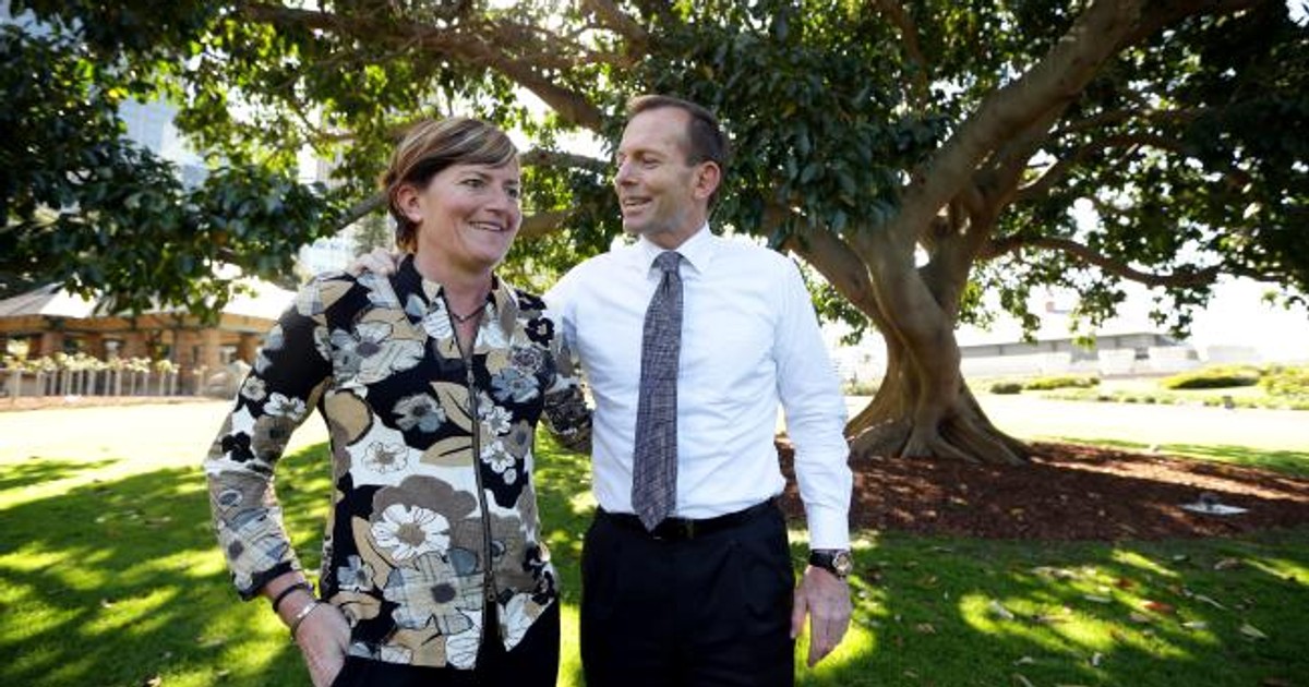 Tony Abbott și sora sa se cerată pe votul pentru căsătoriile gay