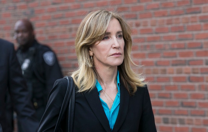 Felicity Huffman, actrița din "Neveste Disperate", condamnată la închisoare