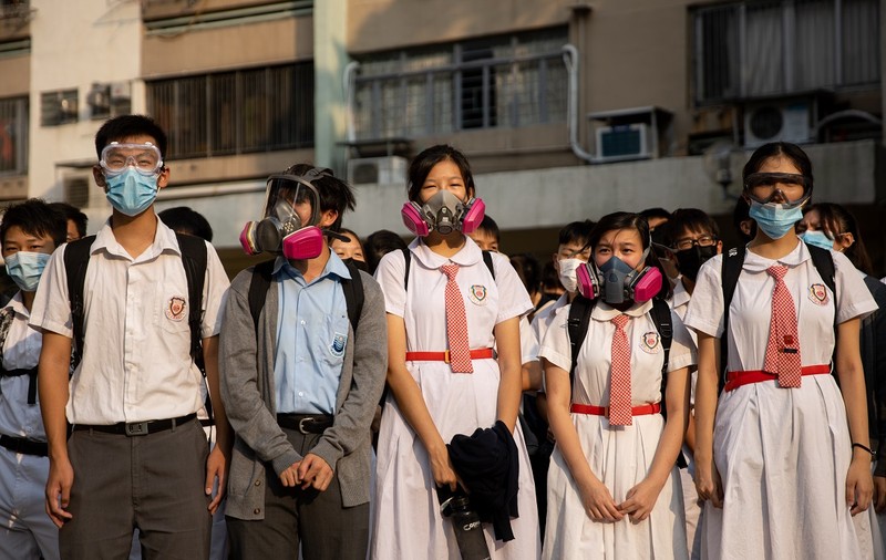 Școlile din Hong Kong se închid, din cauza creșterii numărului de persoane infectate cu COVID-19