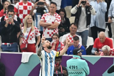 În prima parte, Messi n-a putut fi oprit de „șahiști”