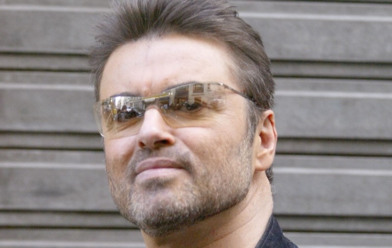 George Michael acuzat de posesie de canabis 