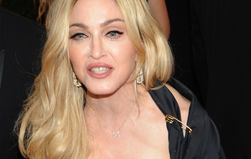 Madonna, vizită surpriză din partea fostului soţ şi al fiului lor, Rocco!