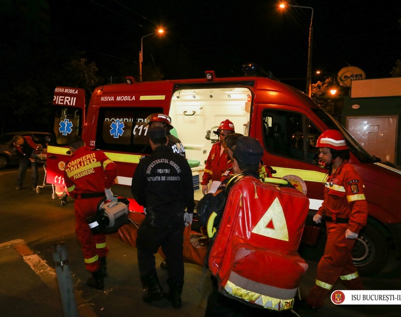 O femeie a murit într-un incendiu izbucnit într-un bloc din Sectorul 3