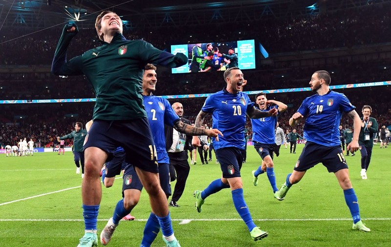 Italia e prima finalistă de la Euro, după ce a învins Spania la penalty-uri