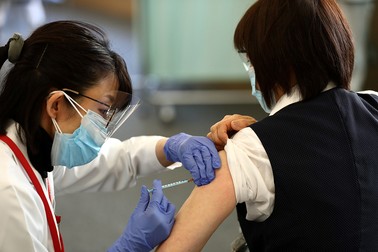 Cadrele medicale nu sunt suficiente pentru o campanie de vaccinare la scară largă | Foto: EPA