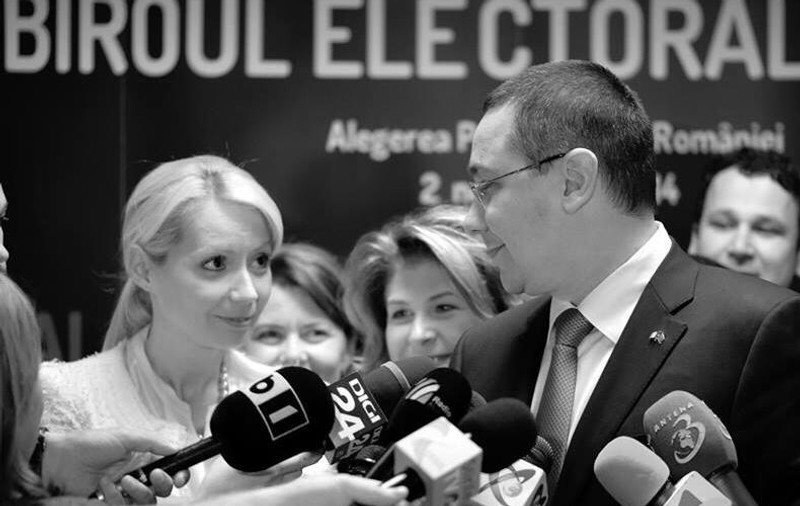 Ponta spune care e situația soției sale, Daciana Sârbu, după conflictul său cu PSD: ”Se simte extraordinar, este singura care nu a fost umilită să semneze scrisori de apreciere pentru Dăncilă”