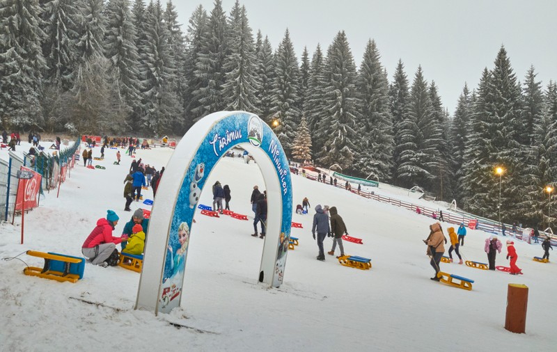 Unde să îţi duci copiii să se dea cu sania în România