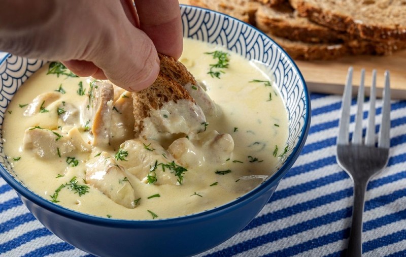 Ciulama de pui cu smântână - rețete simple și delicioase