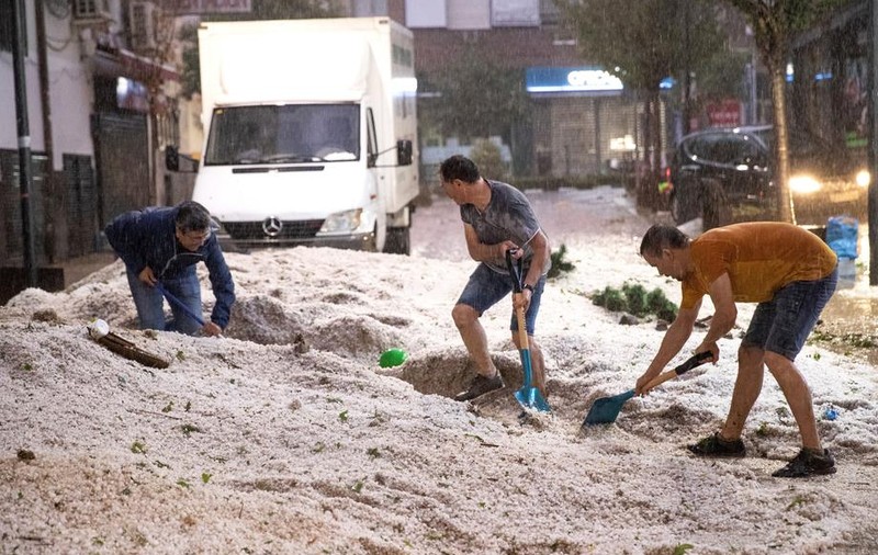 Alertă MAE pentru românii care merg în Spania, din cauza fenomenului extrem DANA