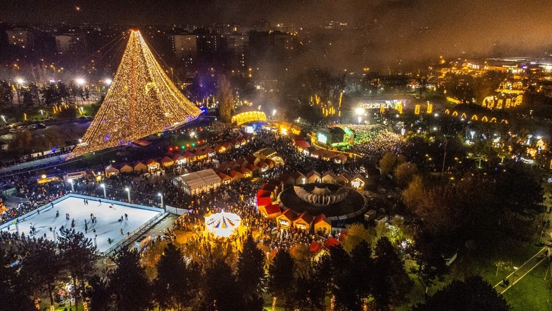 Patinoarul din Parcul Moghioroș