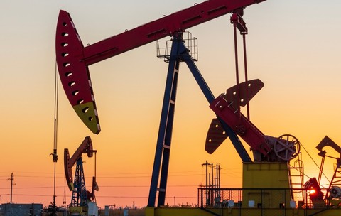 Sonde de extracție a petrolului. Foto: Shutterstock