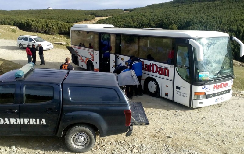 Zeci de elevi, blocați pe munte la Piatra Arsă, pe Platoul Bucegilor. Excursie cu ghinion, de Ziua Educației | VIDEO