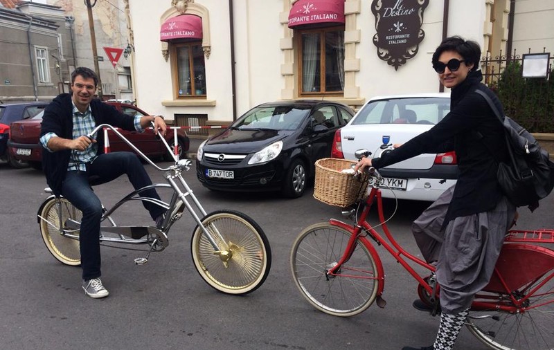 GALERIE FOTO / Virgil Stănescu şi soţia sa, pasionaţi de mers pe bicicletă