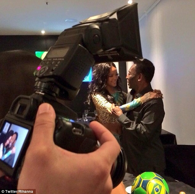Rihanna încântată de întâlnirea cu marele Pele. foto: Instagram