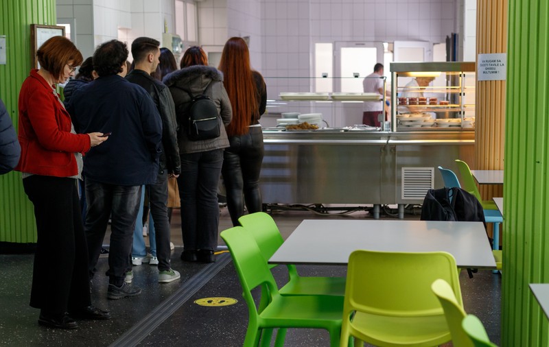 Studenții care nu primesc burse sociale, deși îndeplinesc criteriile. „Noi ne oprim la «ăsta e bugetul» și pierdem pe drum 75% din copii”