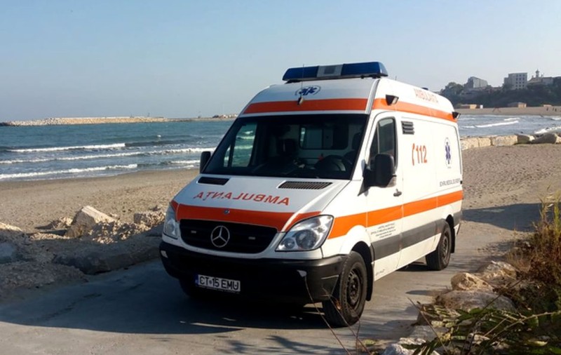 Doi copii de 3 și 9 ani au fost grav răniți în Constanța, după ce au fost loviți de o mașină condusă de un șofer băut. O victimă, în comă