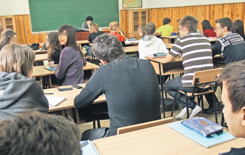 ANUNŢ DE ULTIM MOMENT, cu BĂTAIE LUNGĂ, pentru ELEVII CLASELOR a XI-a şi a XII-a