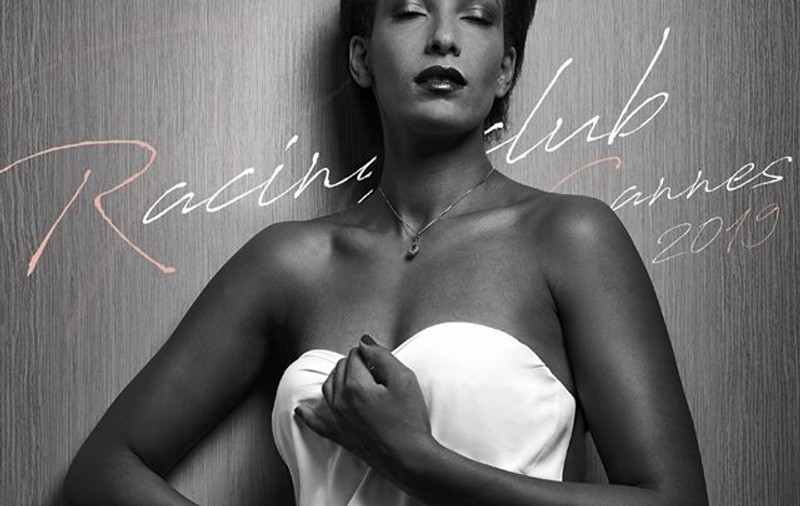 FOTO | Calendarul cu voleibalistele sexy de la Cannes, din nou pe piață