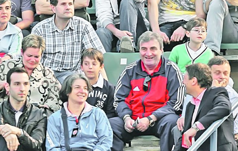 Mihai Stoichiţă, antrenorul Stelei, încearcă să scape de tensiunea dinaintea derby-ului cu giuleştenii