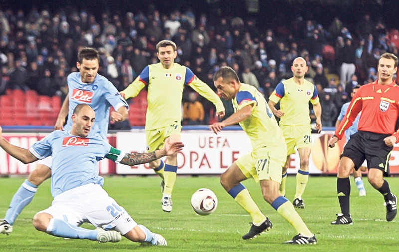 Napoli a învins Steaua, scor 1-0, în minutele de prelungire şi ne-a spulberat visul calificării